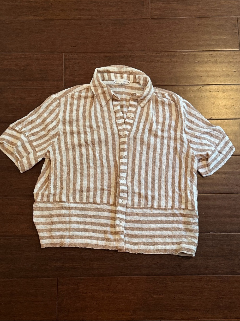 Jane and Delancey Beige & White Striped Short-Sleeve Button-Down